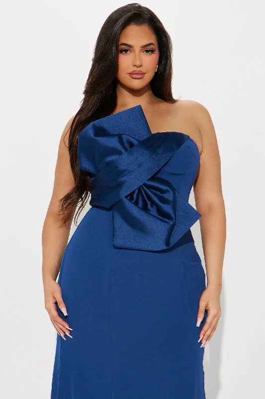 Elegant Moment Gown - Navy Elegant Moment Gown - Navy
